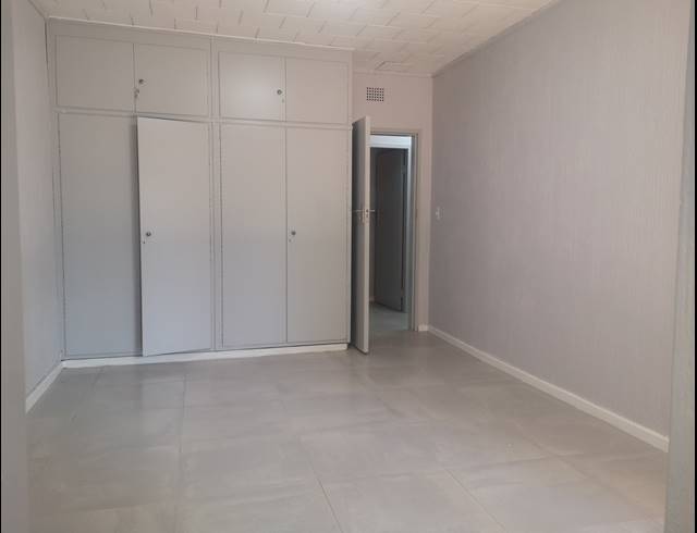 3 BEDROOM APARTMENT FOR SALE IN WINDSOR WEST
